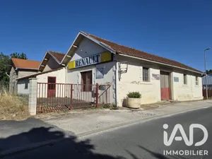 Immeuble à Saint-Bonnet-sur-Gironde (17150)