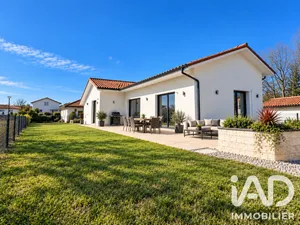 Maison à Saint-Martin-de-Hinx (40390)
