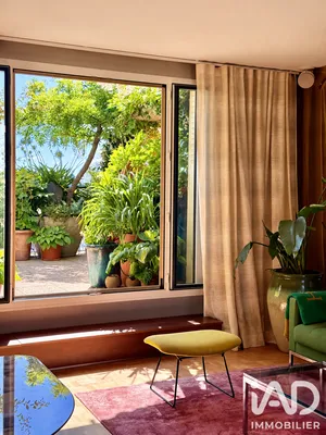 Apartment in Paris (75020)