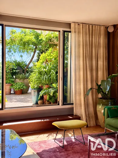 Apartment in Paris (75020)