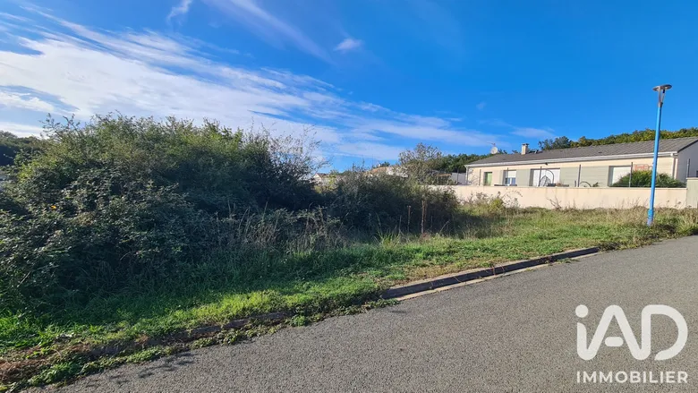 Terrain 713 m² · à Ligugé · 53 910 €