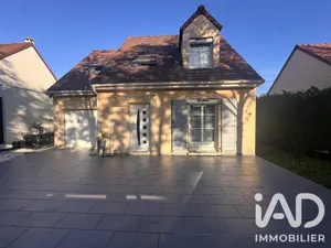Maison traditionnelle à Savigny-le-Temple (77176)