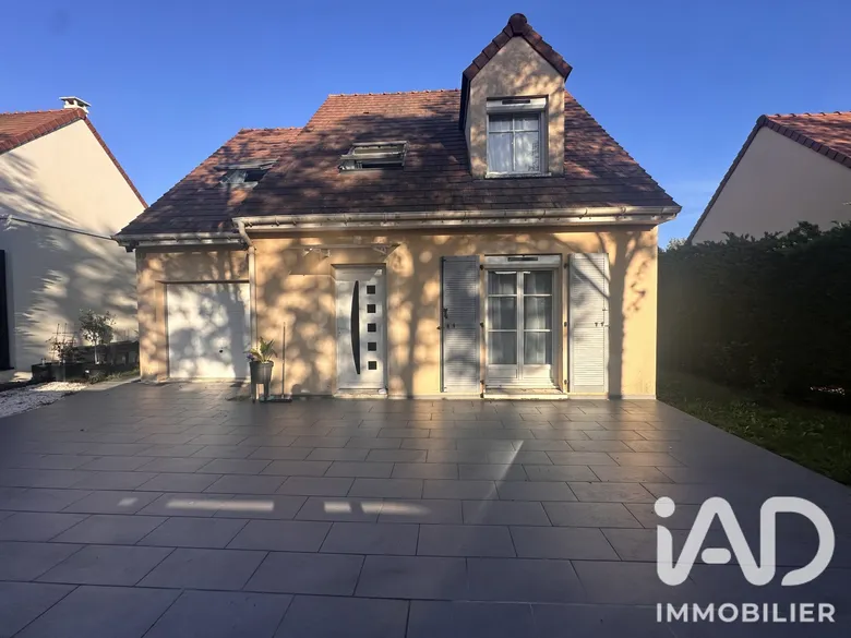 Maison 5 pièces 88 m² · à Savigny-le-Temple · 88 m² · 315 000 €