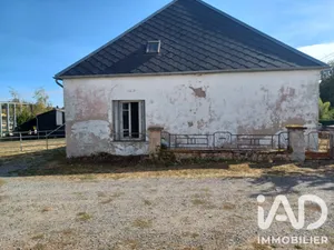 Townhouse in Luzy (58170)