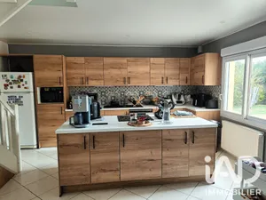 House in Luray (28500)