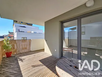 Apartment in Bordeaux (33300)