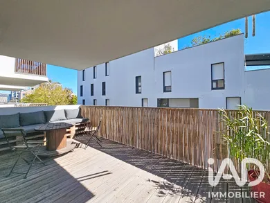 Apartment in Bordeaux (33300)