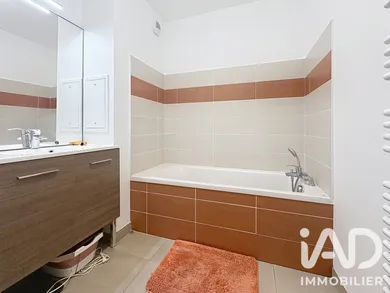 Appartement à Décines-Charpieu (69150)