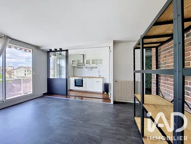 Apartment in Chaville (92370)