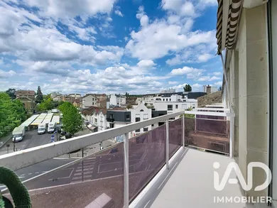 Apartment in Chaville (92370)