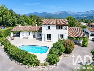Maison traditionnelle à Montauroux (83440)