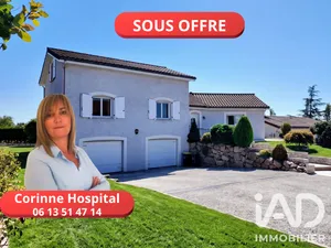 Traditional house in Saint-Étienne-le-Molard (42130)