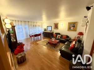 Apartment in Paris (75020)