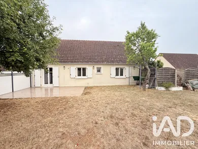 House in Soucy (89100)