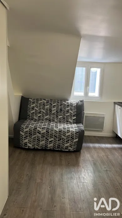 Apartment in Paris (75010)
