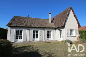 Maison traditionnelle à VARENNES-VAUZELLES (58640)