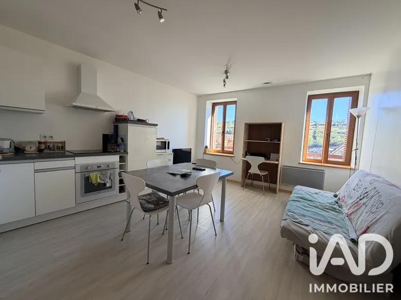 Immeuble 3 pièces 158 m² · à Chalmazel-Jeansagnière · 158 m² · 108 900 €