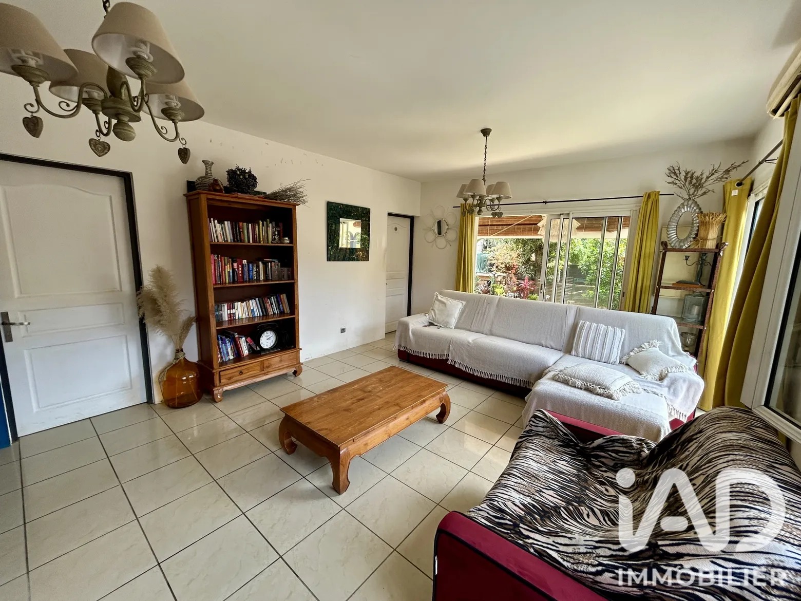 Vente maison à L'Étang-Salé (97427) : maison de ville 8 pièces 160 m² - 2138101 — 2