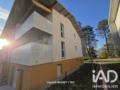 Appartement à Challes-les-Eaux (73190)