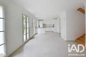 Townhouse in Serris (77700)