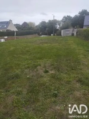 Terrain à bâtir à Plouvien (29860)