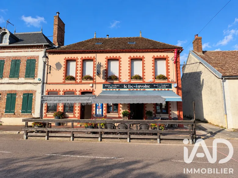 Local commercial 90 m² · à Domats · 90 m² · 87 200 €
