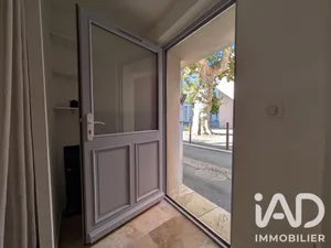 Apartment in L'Isle-sur-la-Sorgue (84800)