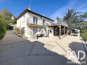 House in Paron (89100)