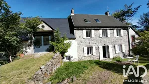 Maison traditionnelle à Picherande (63113)