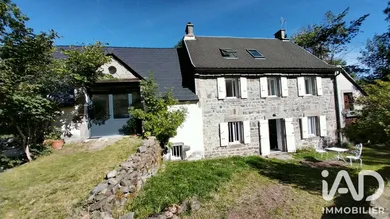 Maison traditionnelle à Picherande (63113)