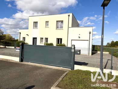 Maison à Auzouer-en-Touraine (37110)
