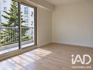 Apartment in Paris (75019)