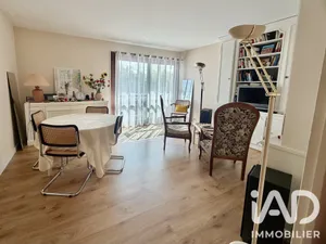 Apartment in Palaiseau (91120)