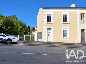 Townhouse in Parthenay (79200)