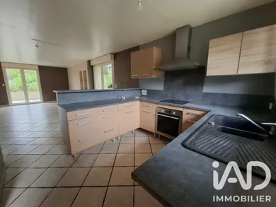 Maison à Villeneuve-sur-Yonne (89500)