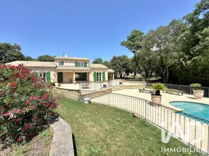 Traditional house in UZES (30700)
