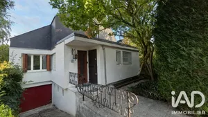 Maison traditionnelle à Le Chesnay (78150)