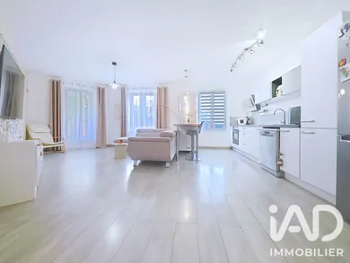 Appartement à Émerainville (77184)
