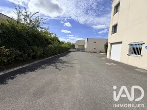 Commercial walls in Combs-la-Ville (77380)