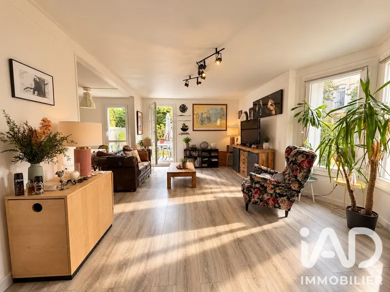 Maison 5 pièces 104 m² · à Montigny-le-Bretonneux · 104 m² · 360 000 €