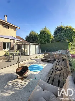 Detached house in Saint-Genis-Pouilly (01630)