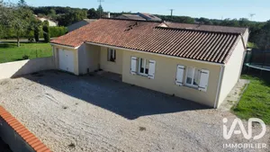 Maison à Brie (16590)