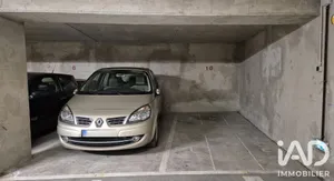 Parking à Paris (75015)