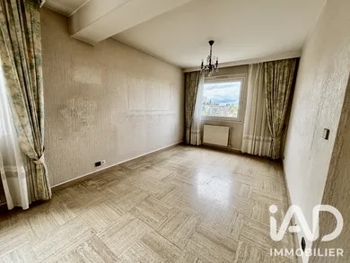Apartment in Saint-Étienne (42100)