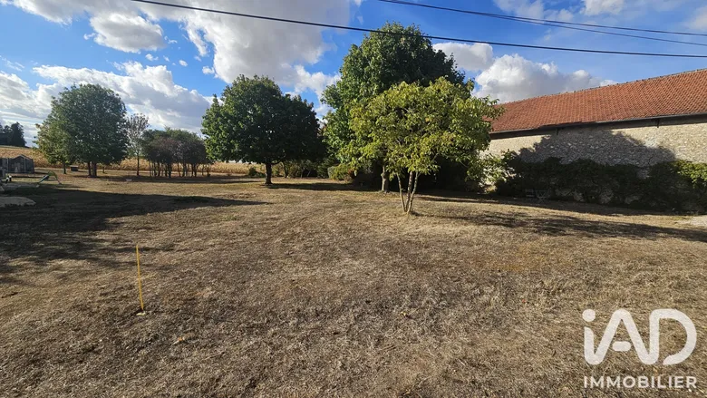 Terrain 1056 m² · à Saint-Brice · 89 000 €