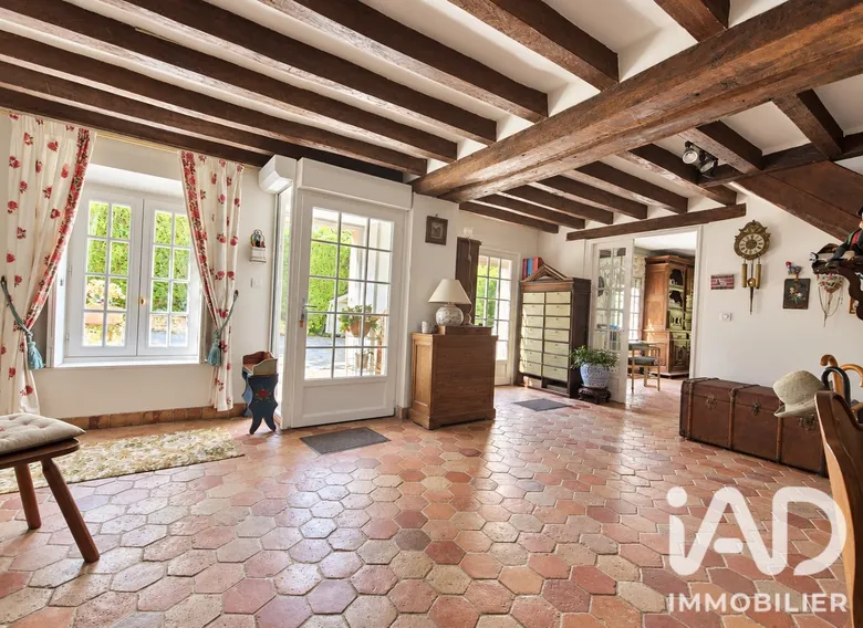 Maison 8 pièces 158 m² · aux Mesnuls · 158 m² · 570 000 €