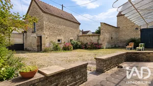 Village house in Ancy-le-Franc (89160)