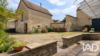 Maison de village à Ancy-le-Franc (89160)