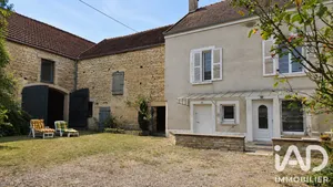 Village house in Ancy-le-Franc (89160)