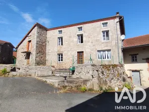 Farm in Les Noës (42370)